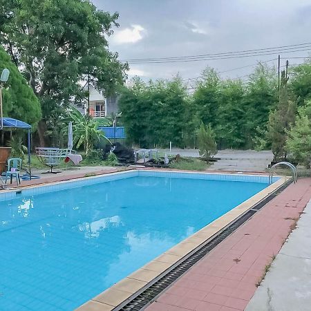 Rumah Panggung Guest House Syariah Mitra Reddoorz Cirebon Eksteriør billede