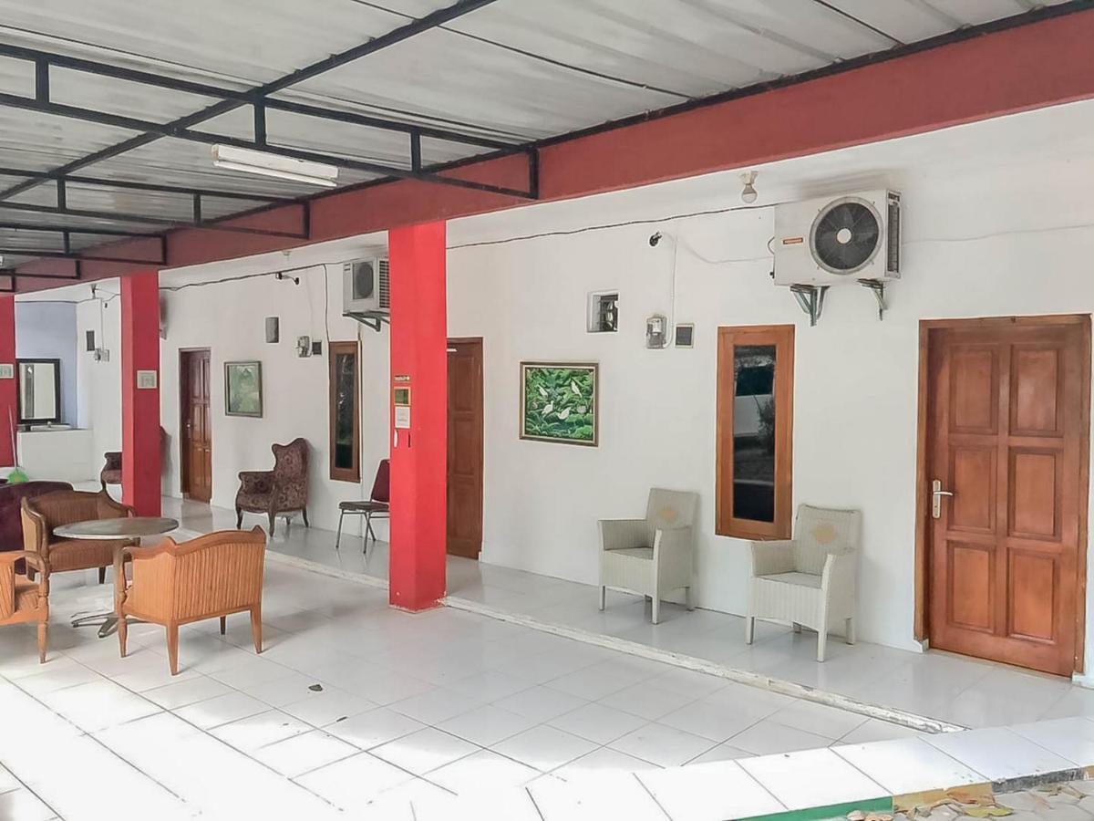 Rumah Panggung Guest House Syariah Mitra Reddoorz Cirebon Eksteriør billede